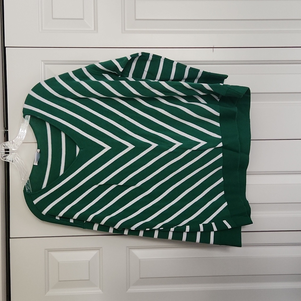 Green and white long sleeve sweater